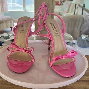Journee Collection Hot Pink  patent Leather Bow Heels Prom Wedding Size 8.5 NWOB